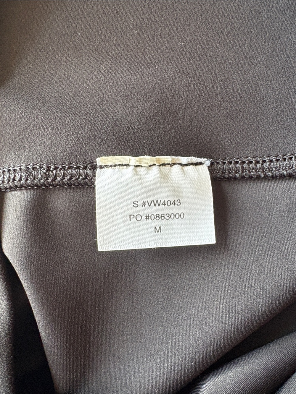 Vuori Women’s Black Flare Leggings size M - Picture 3 of 8